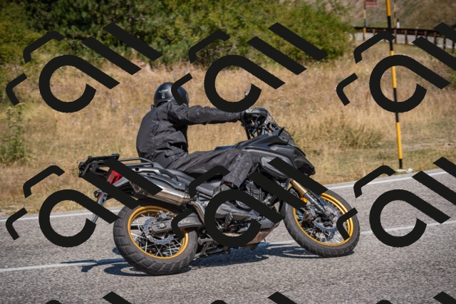 20250809114245-_5000451_am_