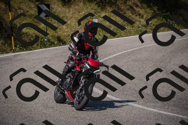 20250809114629-_5000492_am_