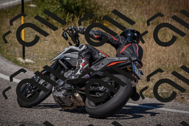 20250809114727-_5000498_am_