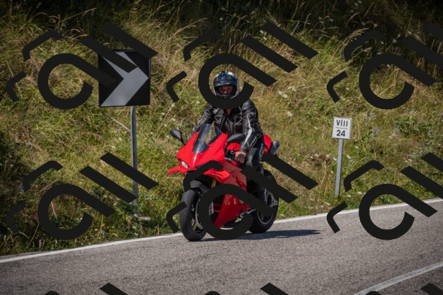 20250809114935-_5000520_am_