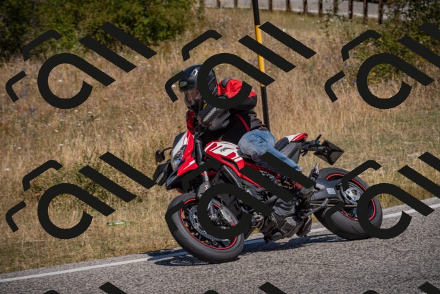 20250809115157-_5000548_am_