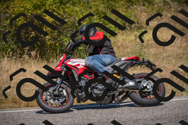 20250809115157-_5000549_am_