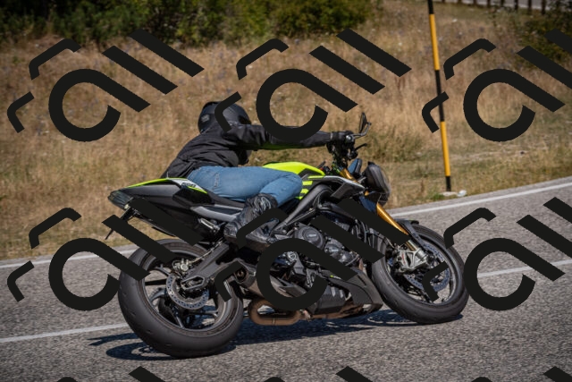 20250809115302-_5000560_am_