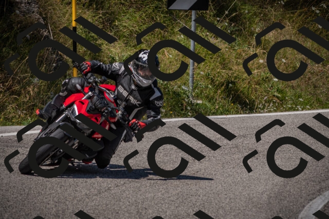 20250809115731-_5000612_am_