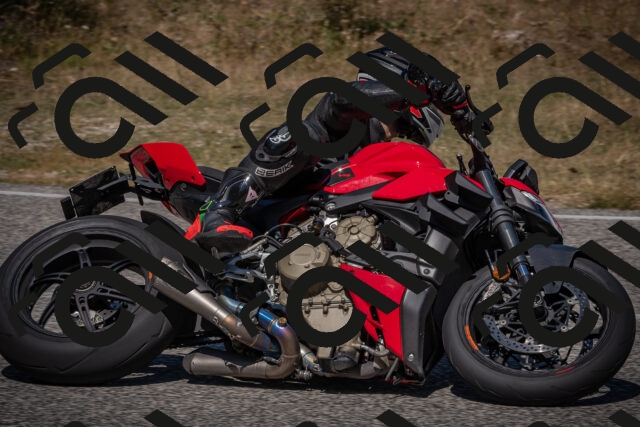 20250809115732-_5000614_am_