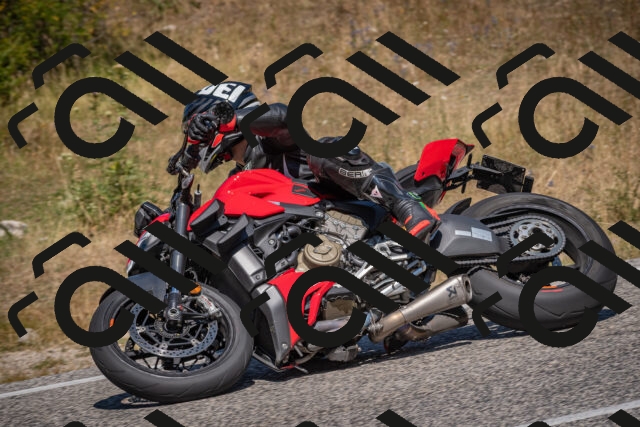 20250809120442-_5000726_am_