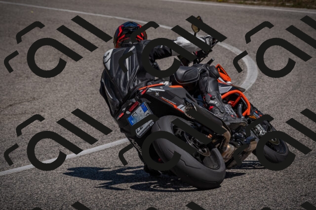 20250809120958-_5000782_am_