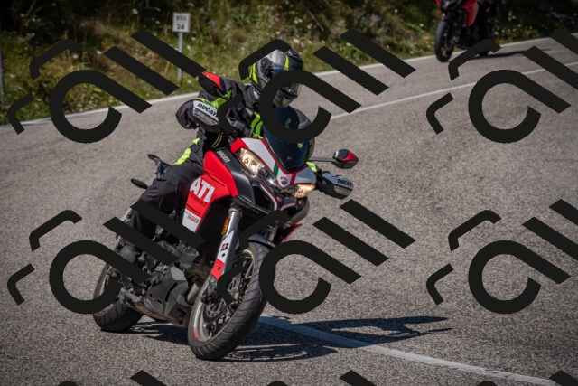 20250809121024-_5000788_am_