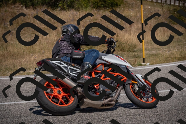 20250809121146-_5000805_am_