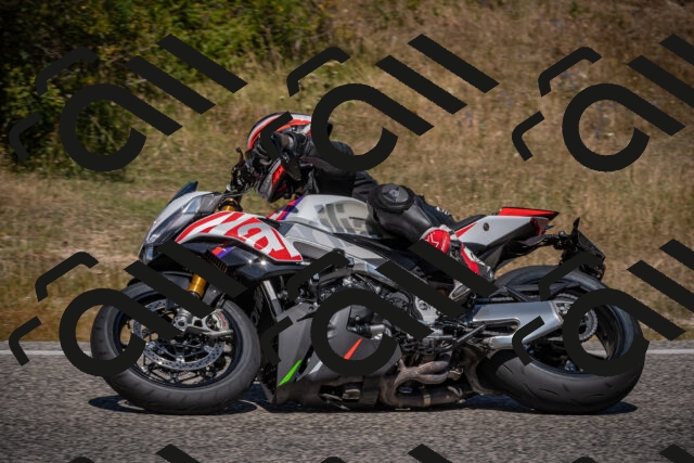 20250809121214-_5000825_am_