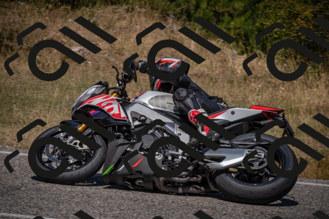 20250809121215-_5000826_am_