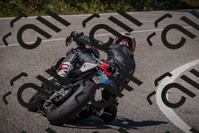 20250809121216-_5000828_am_