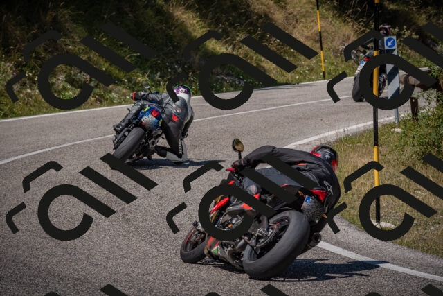 20250809121217-_5000832_am_