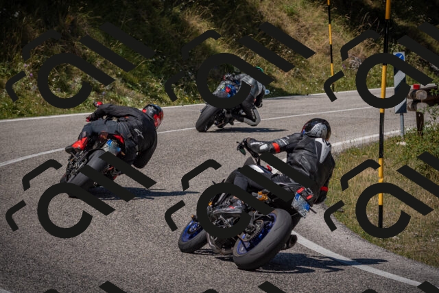 20250809121218-_5000834_am_