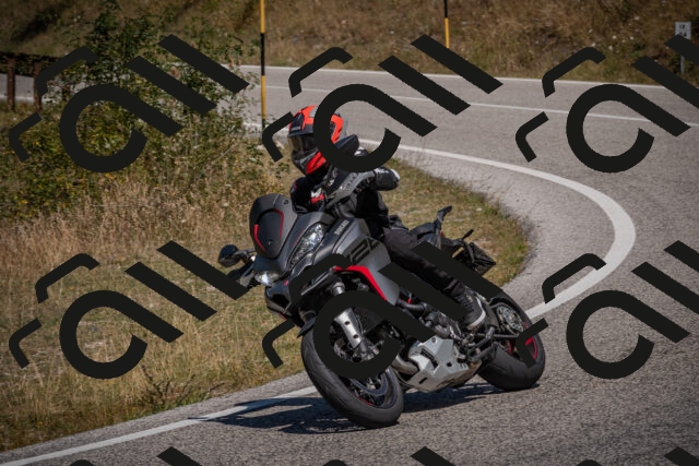 20250809121443-_5000885_am_