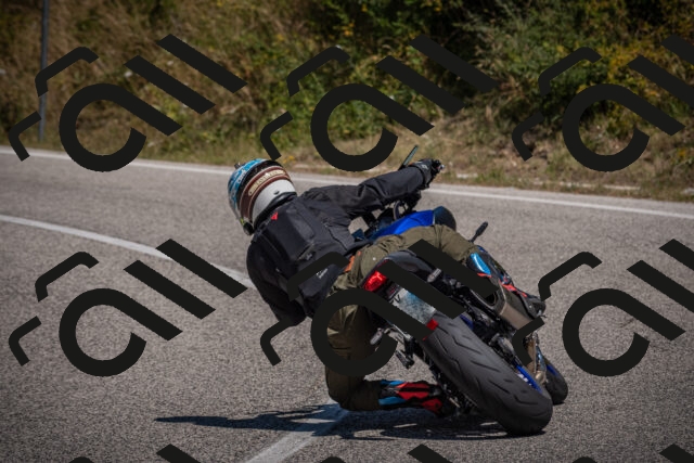 20250809122117-_5000938_am_