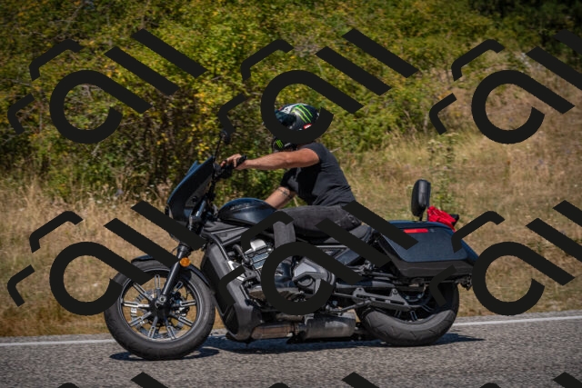 20250809122241-_5000948_am_