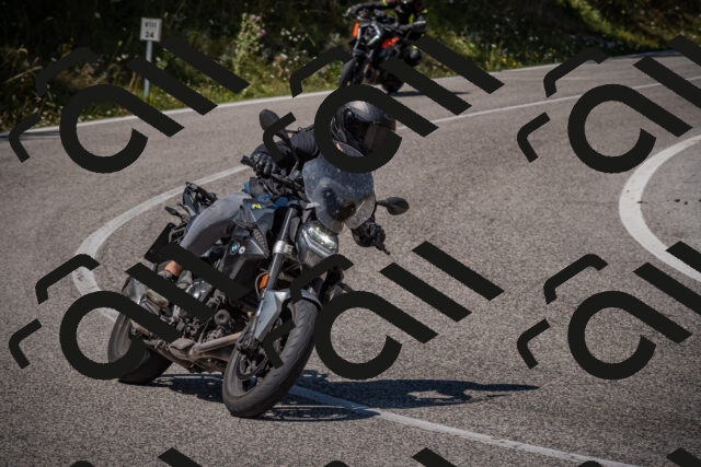 20250809122541-_5000965_am_