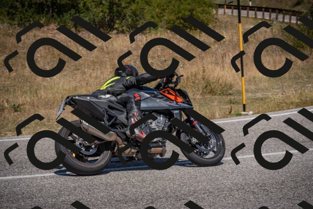 20250809122544-_5000970_am_