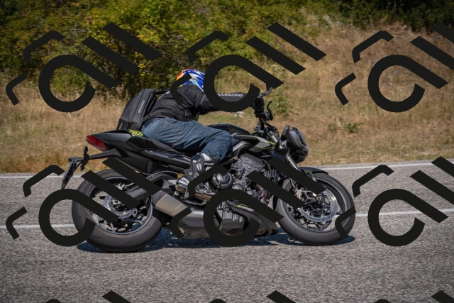 20250809122556-_5000978_am_