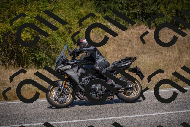 20250809122636-_5000985_am_