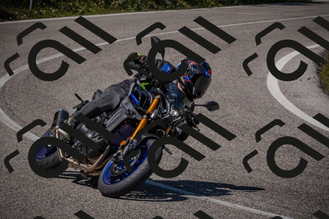 20250809122731-_5001001_am_