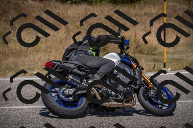 20250809122732-_5001002_am_