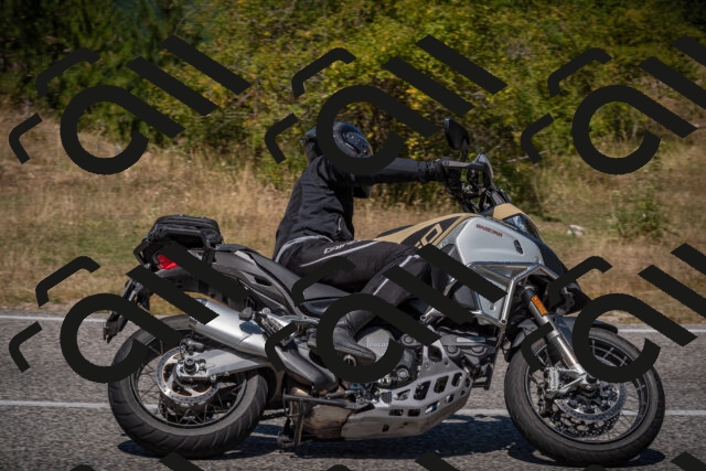 20250809122927-_5001017_am_