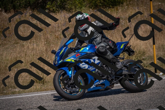 20250809123200-_5001048_am_