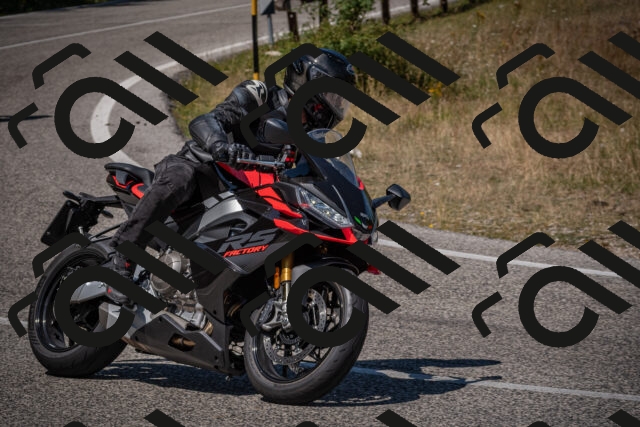 20250809123355-_5001090_am_