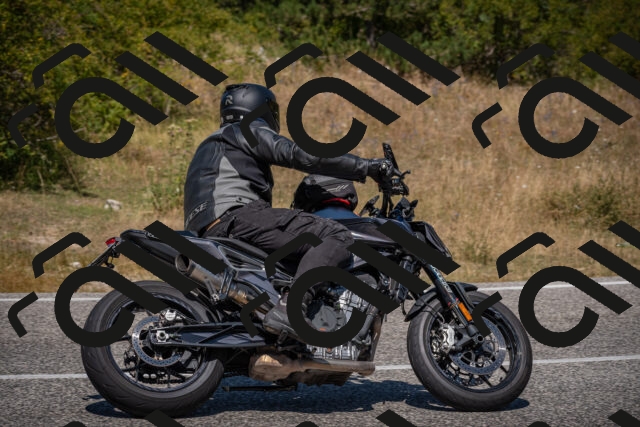 20250809123401-_5001094_am_