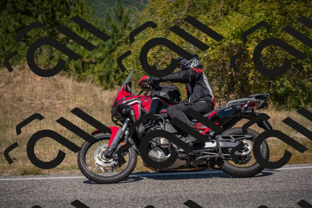 20250809123409-_5001100_am_