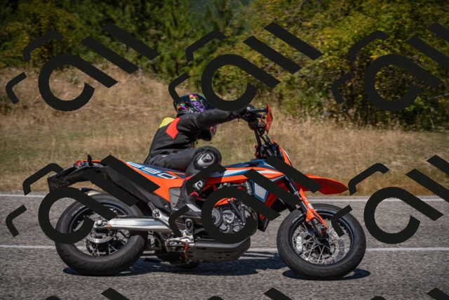 20250809123446-_5001116_am_