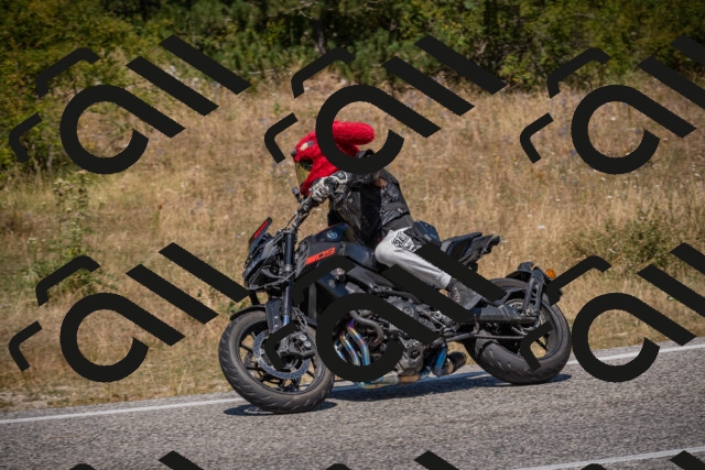 20250809123458-_5001121_am_