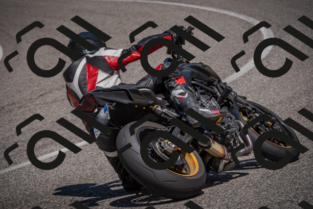 20250809123541-_5001139_am_