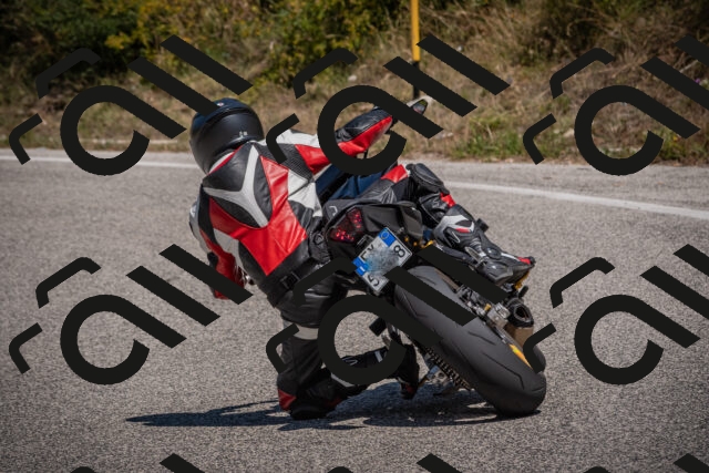 20250809123542-_5001140_am_