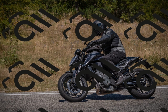 20250809124022-_5001196_am_