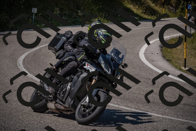 20250809124704-_5001256_am_