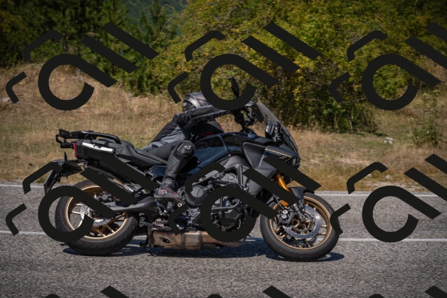 20250809124944-_5001266_am_