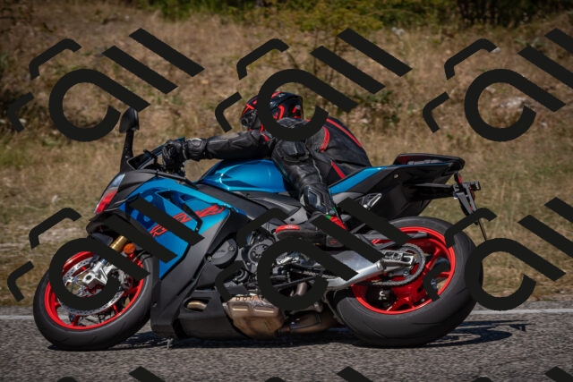 20250809125311-_5001282_am_