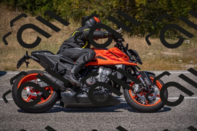 20250809125949-_5001362_am_