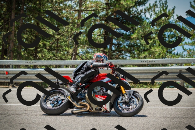 202508091236-DSC04797_c1_