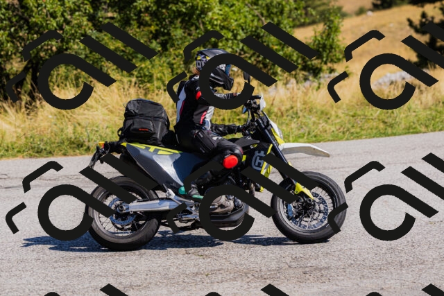 202508091045-_04A9292_c3