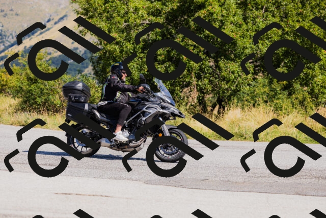 202508091106-_04A9330_c3