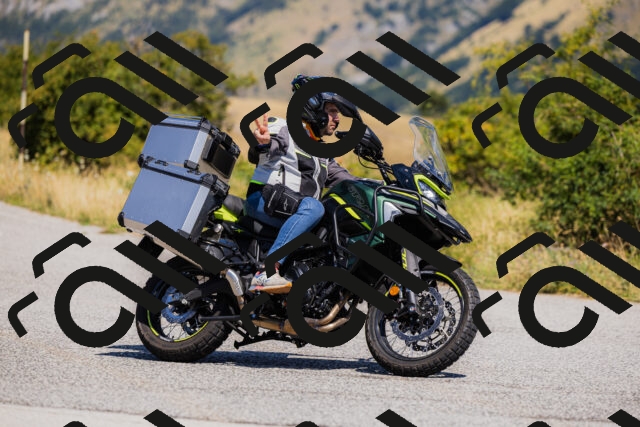 202508091204-_04A9756_c3