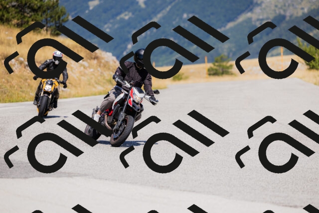 202508091211-_04A9797_c3