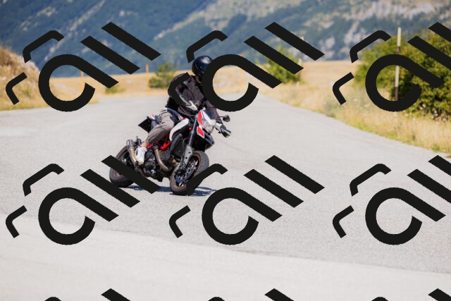 202508091211-_04A9798_c3