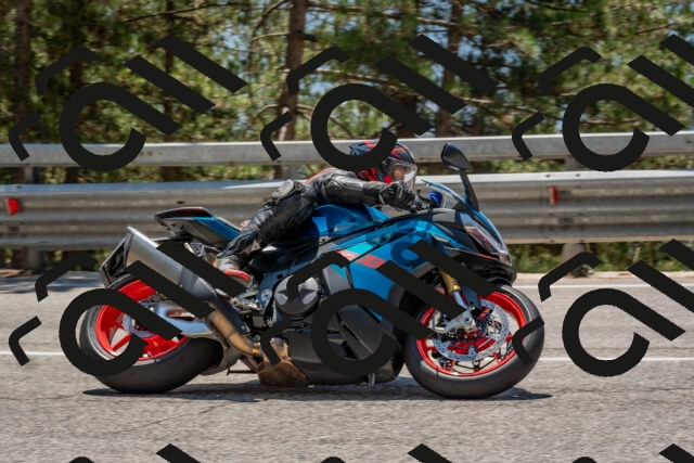 202508091322-DSC_3082_c4_