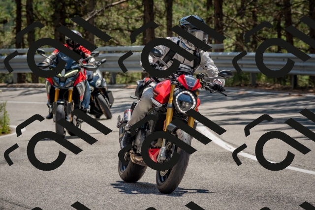 202508091326-DSC_3135_c4_