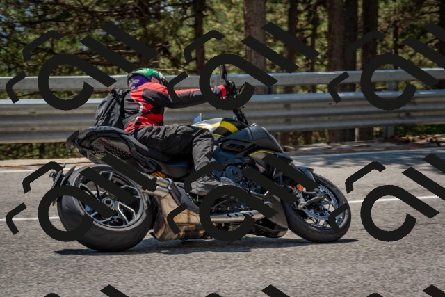 202508091336-DSC_3163_c4_